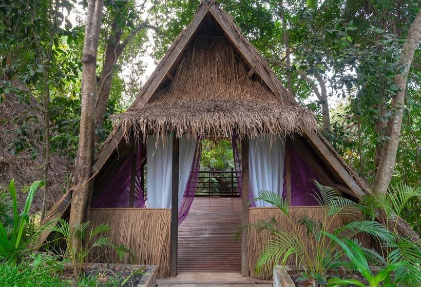 هتل Damnak Tormeas Homestay