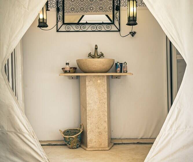 Hotel Prestigious Camp