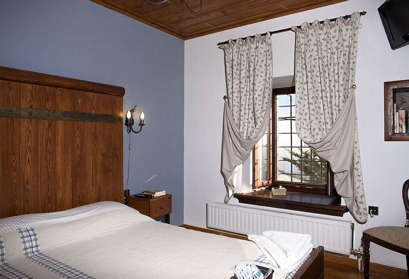 هتل Archontiko Koilia