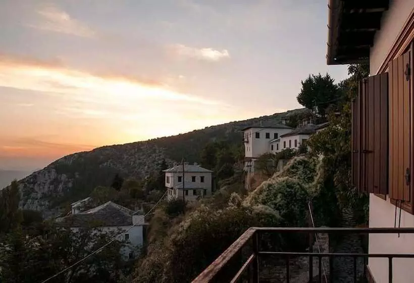 هتل Archontiko Koilia