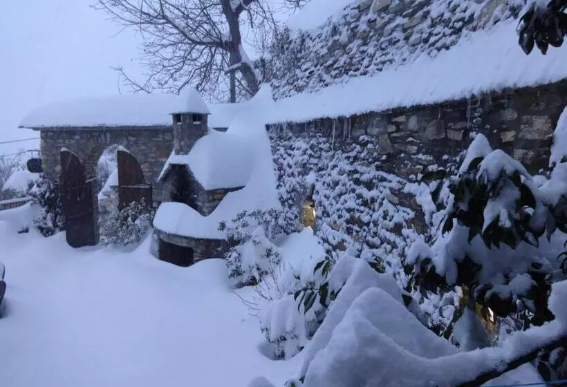 هتل Archontiko Koilia