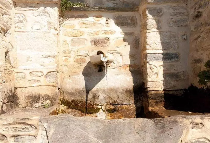 هتل Archontiko Koilia