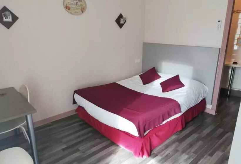 Hotelli Hôtel Restaurant Les Colonnades