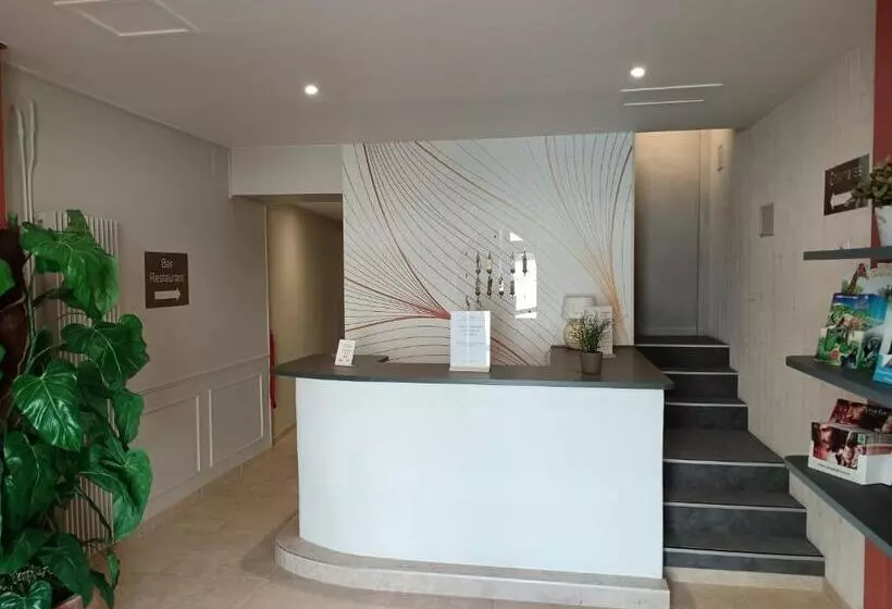 Hotelli Hôtel Restaurant Les Colonnades