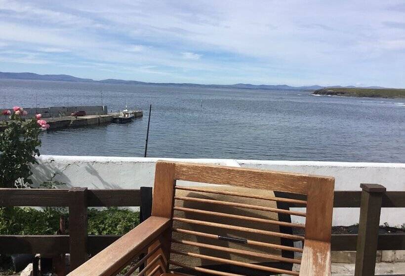 هتل The Boathouse Lodge