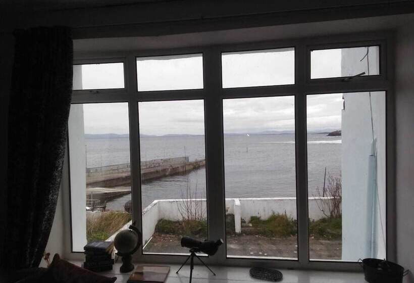 هتل The Boathouse Lodge