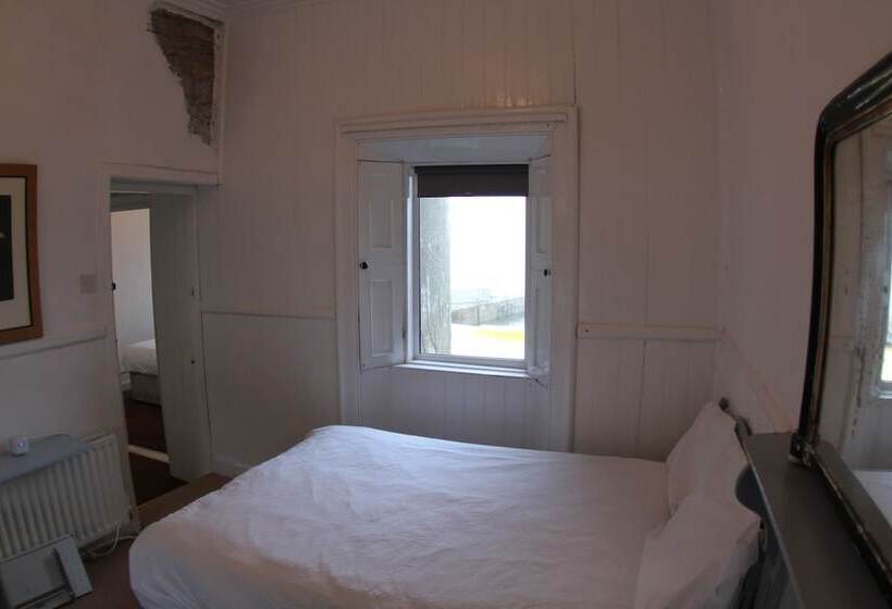 هتل The Boathouse Lodge