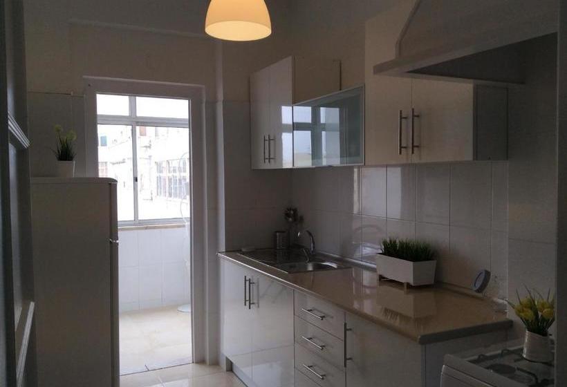 Pensione 4u Lisbon Iii Guest House