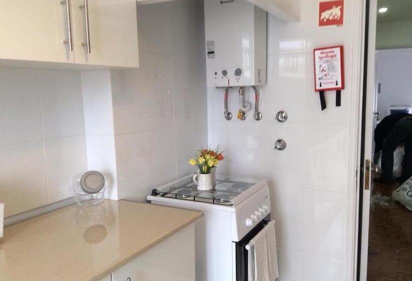 Pensione 4u Lisbon Iii Guest House