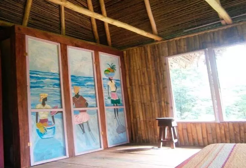 Vanilla Jungle Lodge   Bed & Breakfast