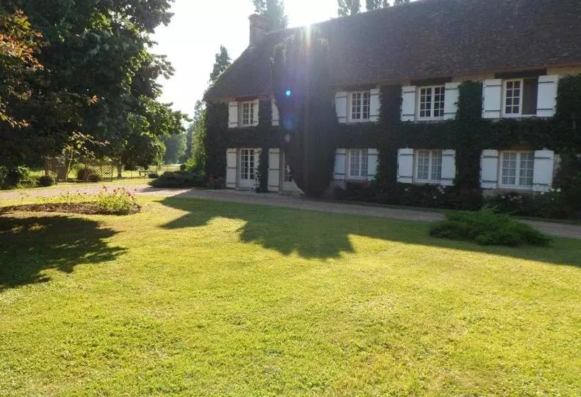 پانسیون Domaine De La Héllière