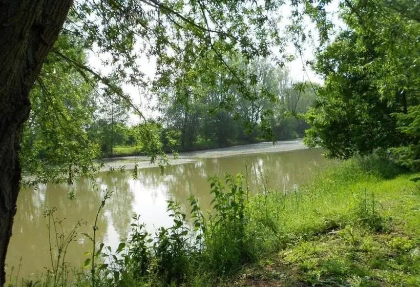 پانسیون Domaine De La Héllière