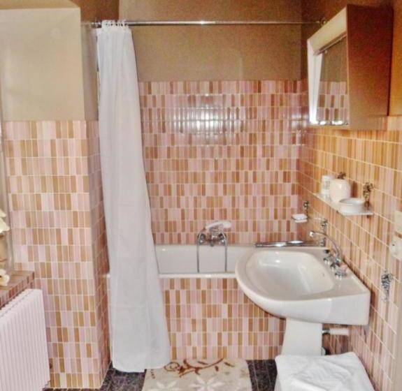 Panzió Domaine De La Héllière