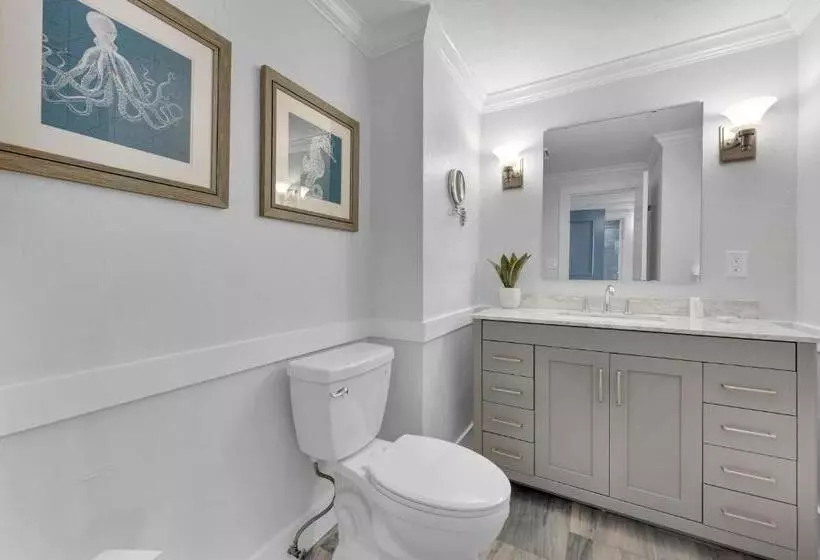 هتل Bayfront Inn 5th Avenue