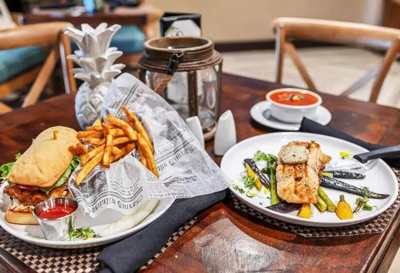 هتل Bayfront Inn 5th Avenue