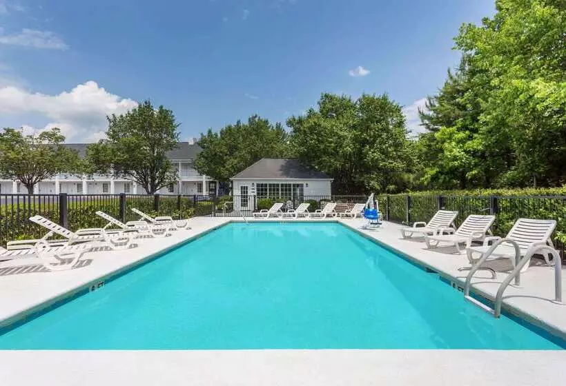 ホテル Baymont By Wyndham Anderson Clemson