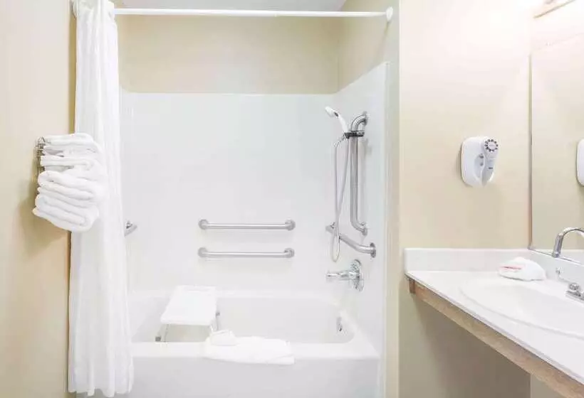 ホテル Baymont By Wyndham Florence/muscle Shoals