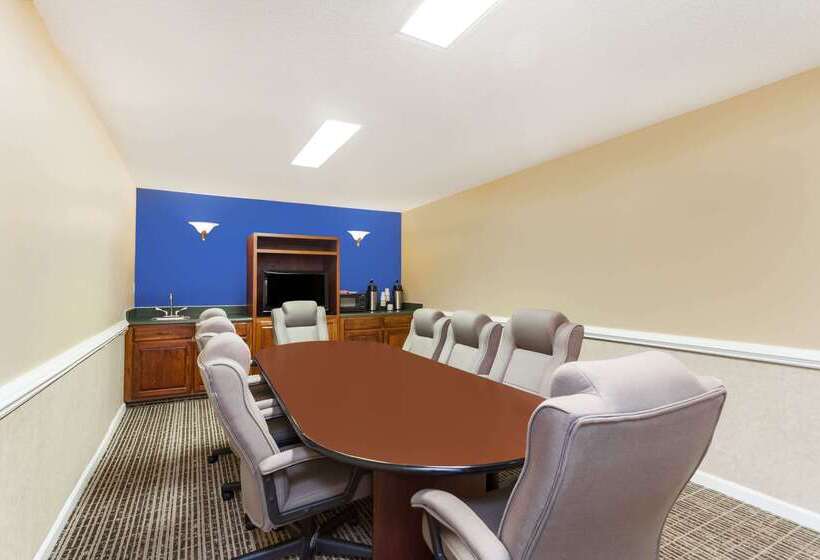 בית מלון כפרי Baymont By Wyndham Florence/muscle Shoals