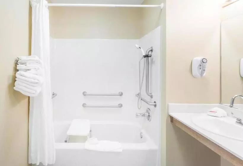 ホテル Baymont By Wyndham Florence/muscle Shoals