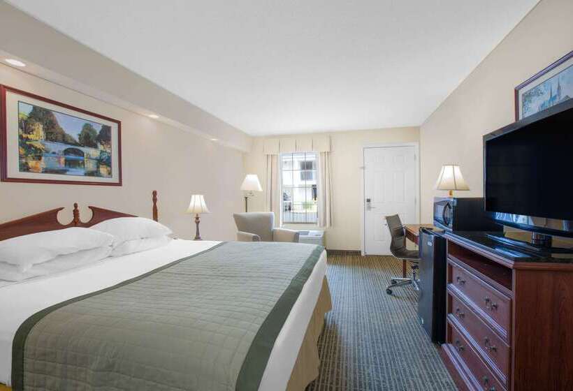 בית מלון כפרי Baymont By Wyndham Tuscaloosa