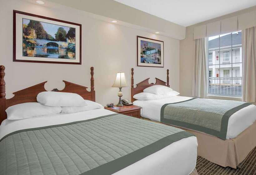 בית מלון כפרי Baymont By Wyndham Tuscaloosa