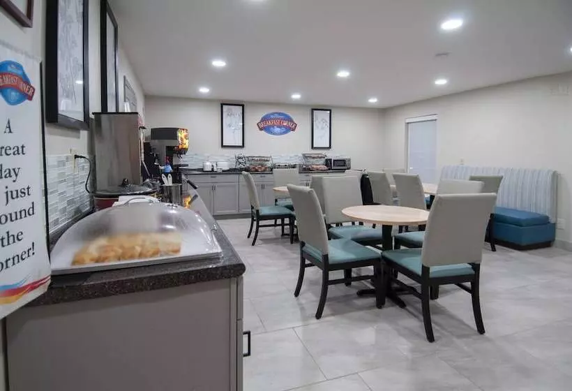 ホテル Baymont By Wyndham Tuscaloosa