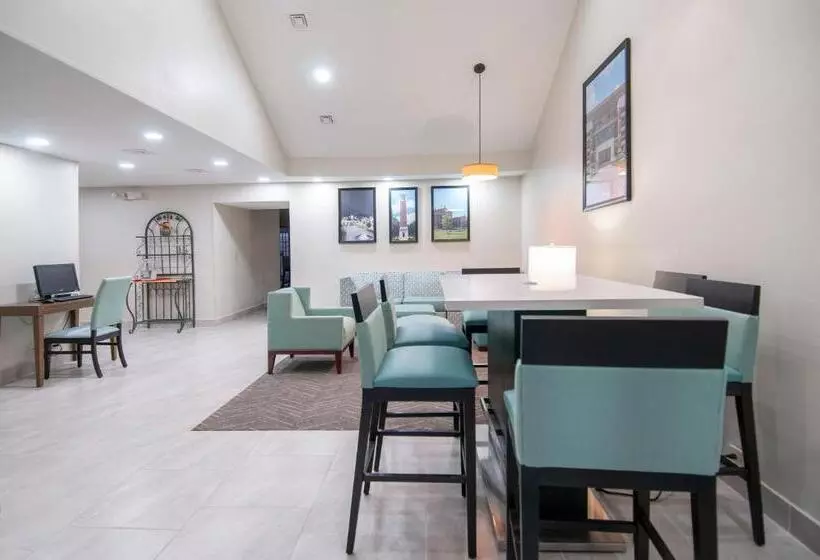 ホテル Baymont By Wyndham Tuscaloosa