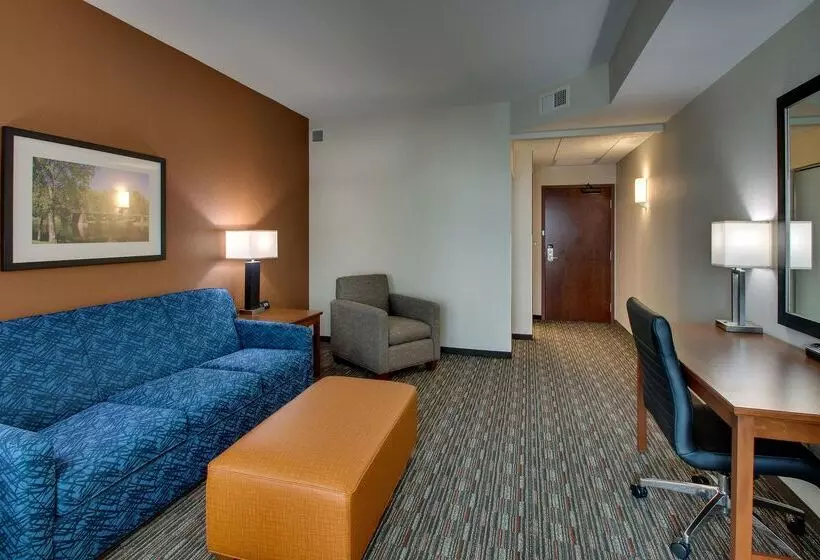 هتل Drury Inn & Suites Lafayette, IN