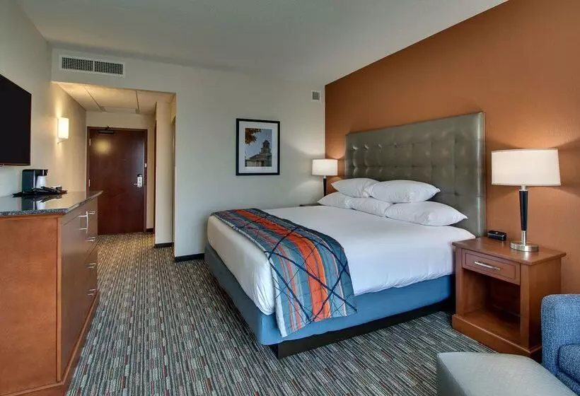 هتل Drury Inn & Suites Lafayette, IN