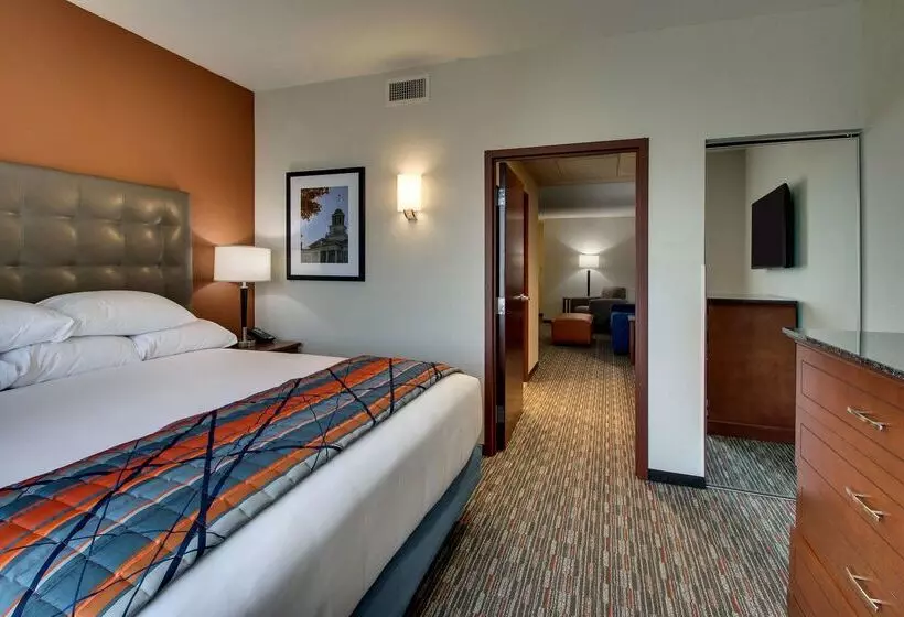 هتل Drury Inn & Suites Lafayette, IN