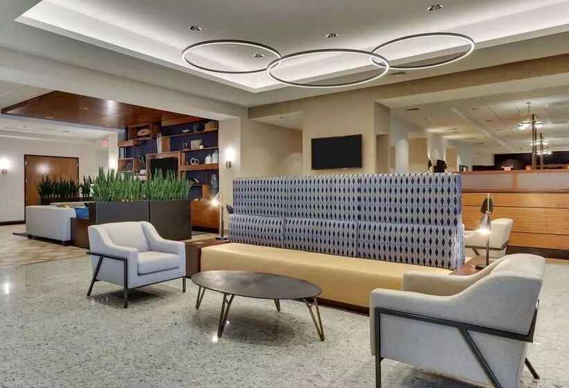 هتل Drury Inn & Suites Lafayette, IN