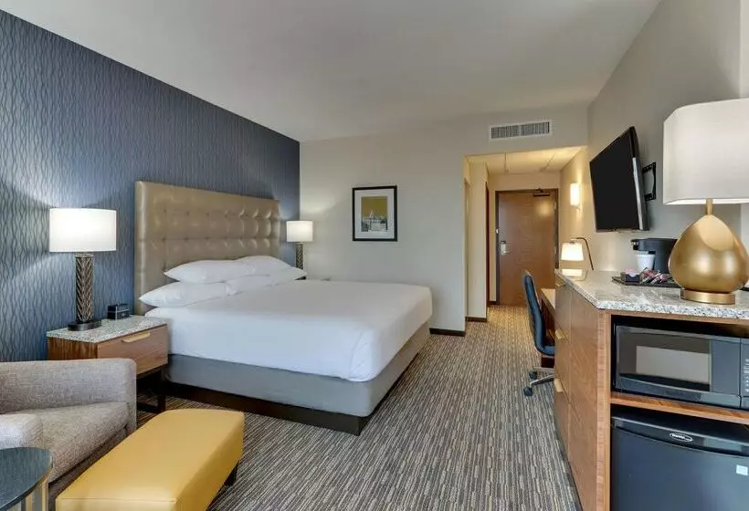 هتل Drury Inn & Suites Lafayette, IN