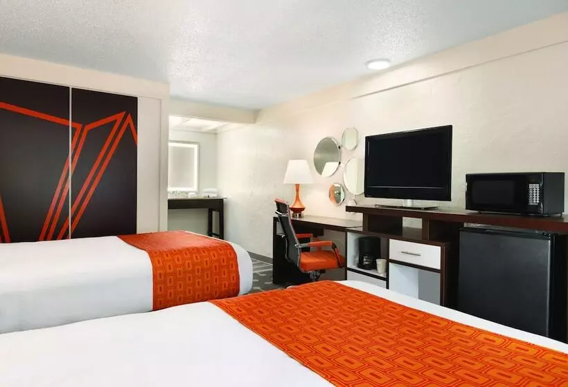 בית מלון כפרי Dover Inn And Suites