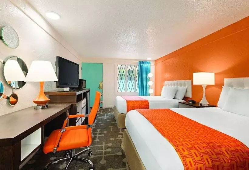 בית מלון כפרי Dover Inn And Suites