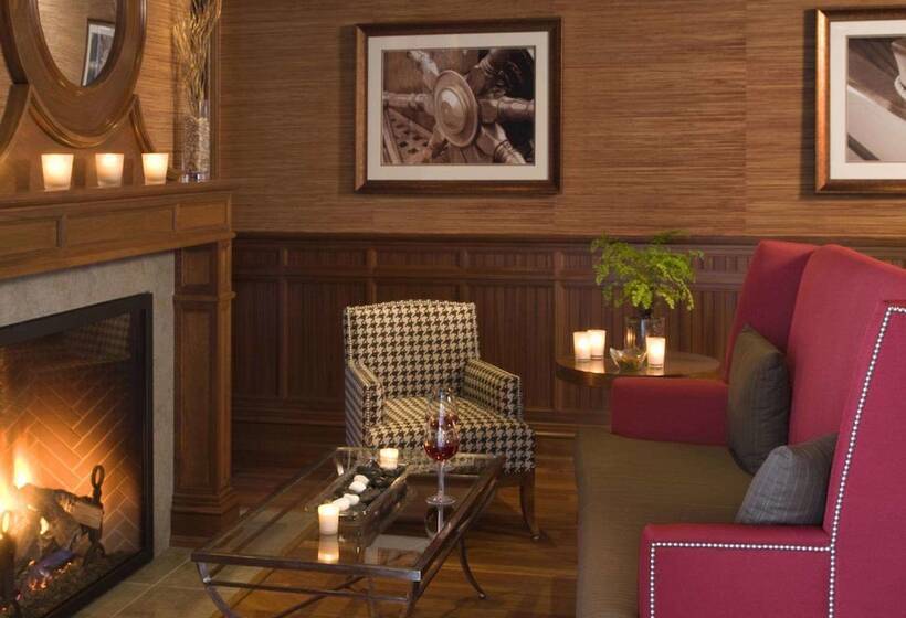 فندق Inn By The Sea