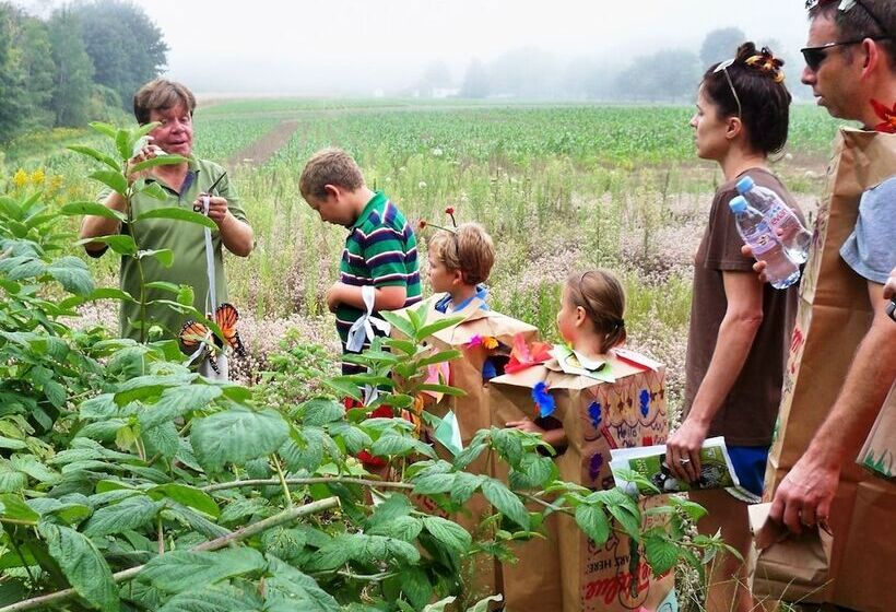 فندق Inn By The Sea