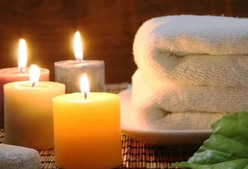 Отель Inn By The Sea