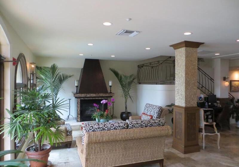 Отель Inn On The Lakes