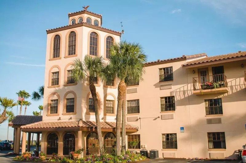 ホテル Inn On The Lakes