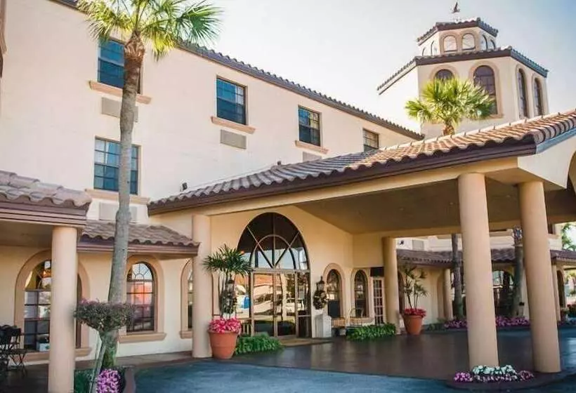 ホテル Inn On The Lakes