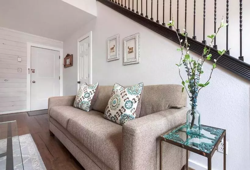 Отель Jarvis #301