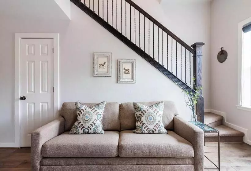 Отель Jarvis #301