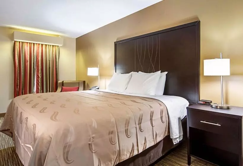 Отель Quality Inn