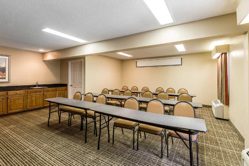 Отель Quality Inn