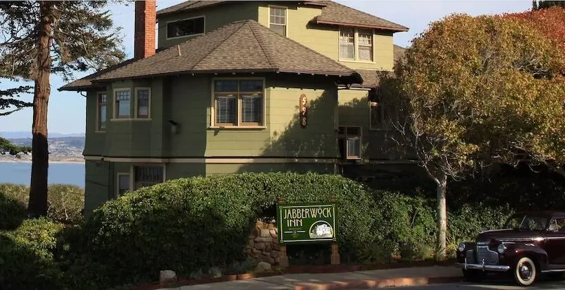 Hotelli The Jabberwock Bed & Breakfast