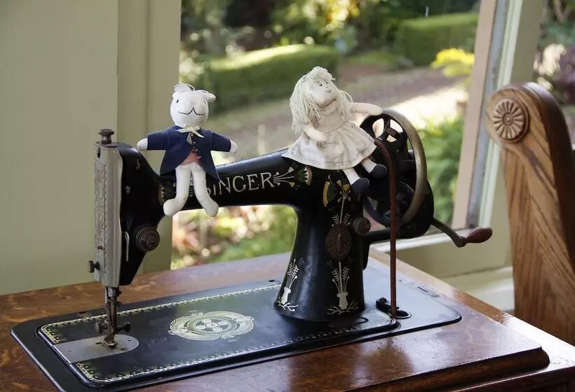 Hotelli The Jabberwock Bed & Breakfast