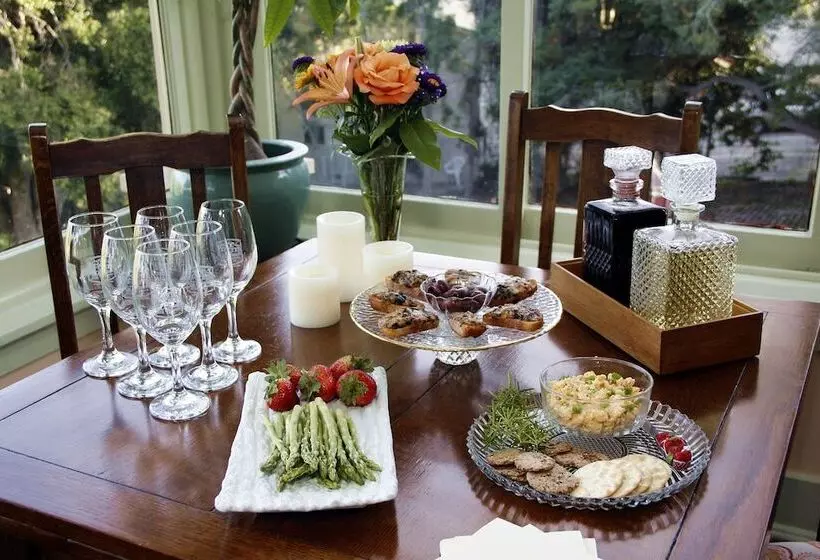 Hotelli The Jabberwock Bed & Breakfast