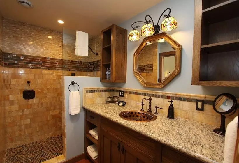 Hotelli The Jabberwock Bed & Breakfast