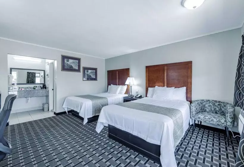 هتل Travelodge By Wyndham Jackson I 40 Exit 82