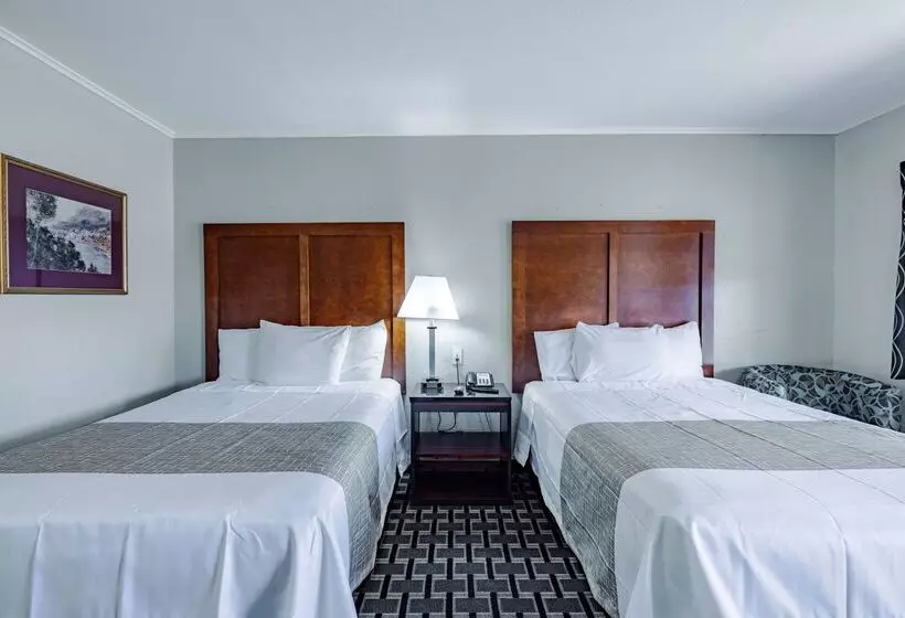 هتل Travelodge By Wyndham Jackson I 40 Exit 82